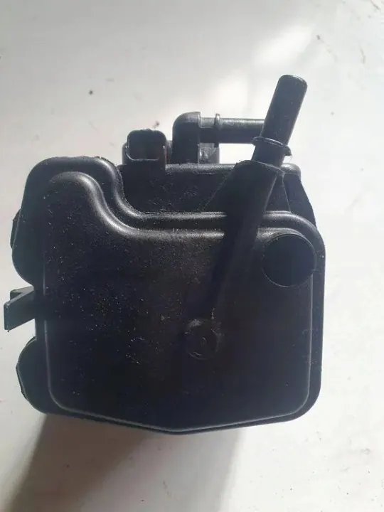 Brandstofffilter behuizing OEM 98019086 voor Peugeot 308 SW image 3