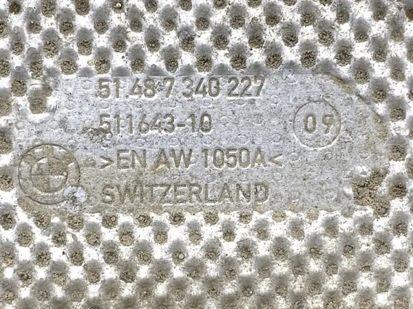 Värmeskydd OEM 7340227 för BMW G30 Sedan image 3