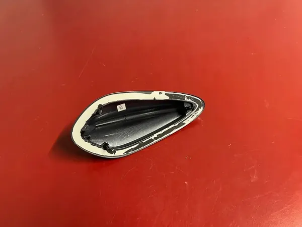 Capa de antena GPS BMW X7 G07 2020 image 3