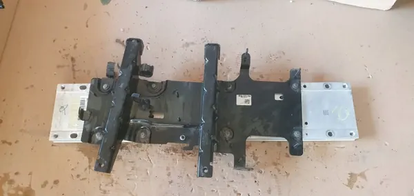 Suporte de fixação inversor OEM 9841537880 Peugeot E-208 image 3