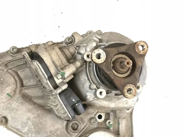 BMW X3 F25 3.0D versnellingsbakreductor OEM 8643151 image 4