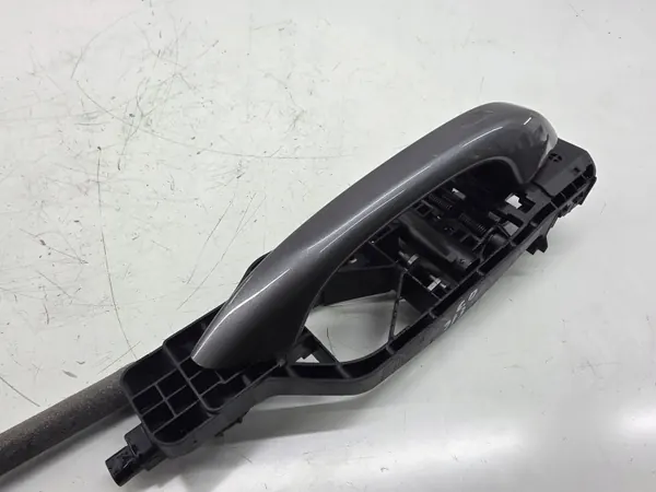Rail de guidage droit OEM 9Y0839886A pour Porsche Cayenne image 4
