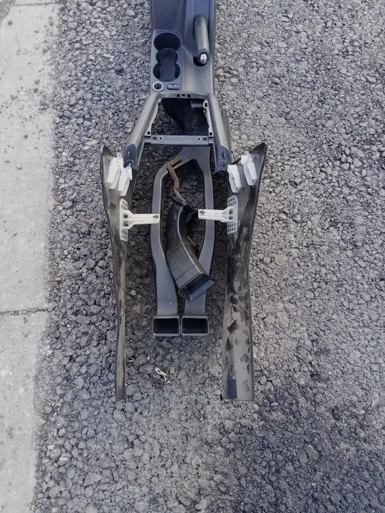 Middenconsole armsteun Skoda Octavia II 2 FL OEM 1Z1863241A image 3