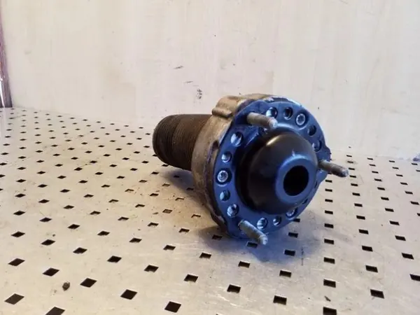 VW TOUAREG Hinterer linker Stoßdämpferhalter OEM 7P0412295C image 3
