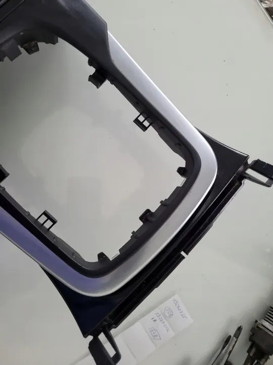 Opel Insignia A Middenconsole USB/AUX-poort OEM 13289002 image 7
