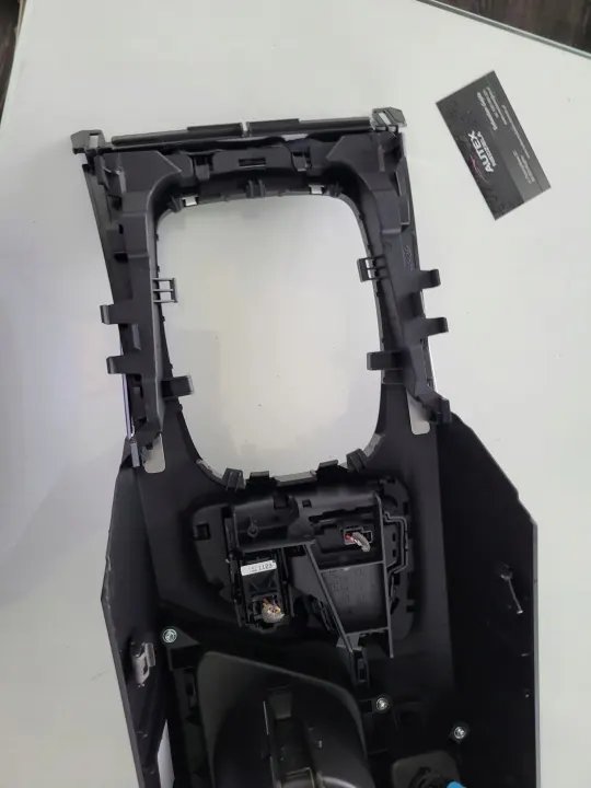 Opel Insignia A Middenconsole USB/AUX-poort OEM 13289002 image 9