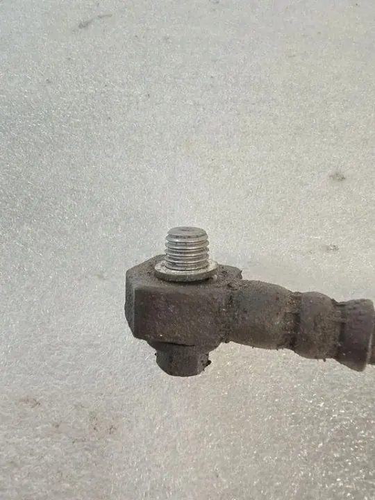 Volvo Bromshydraulikslang OEM 31471205 - Begagnad image 3