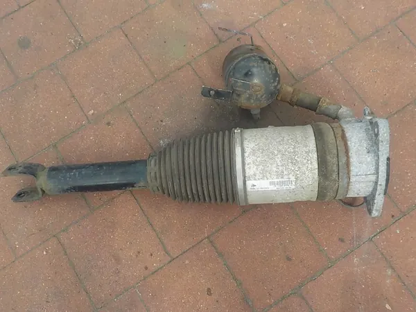 Ammortizzatore posteriore destro AUDI S8 D3 5.2 image 2