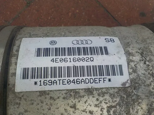 Ammortizzatore posteriore destro AUDI S8 D3 5.2 image 4