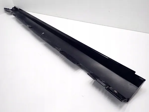 Protector de umbral derecho OEM A2136900202 Mercedes W213 image 10