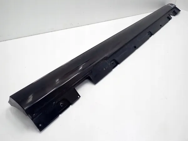 Protector de umbral derecho OEM A2136900202 Mercedes W213 image 3