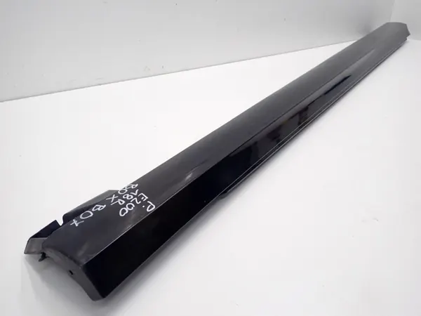 Protector de umbral derecho OEM A2136900202 Mercedes W213 image 4