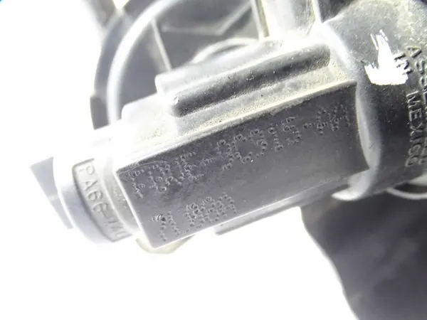Lincoln Brandstoftank Ontluchtingsklep OEM F8VE-9F933-AC image 3