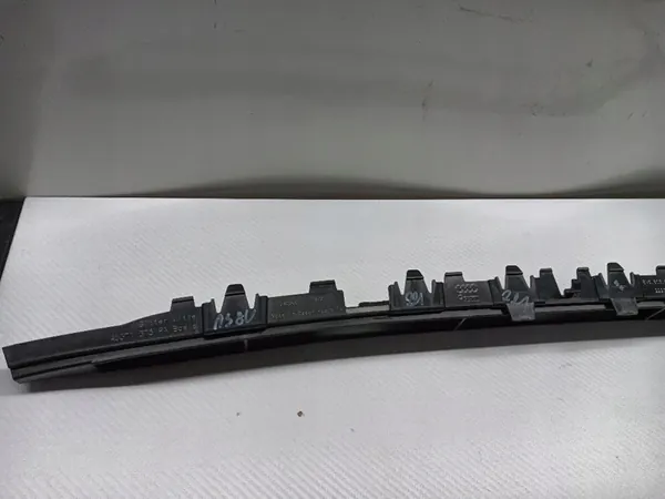 Rejilla Inferior Audi A3 8V5807647 image 2