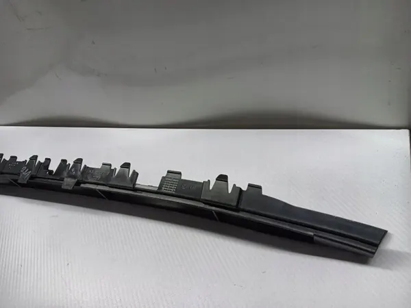 Rejilla Inferior Audi A3 8V5807647 image 3