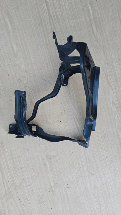 Suporte Farol Mercedes W207 Esquerdo Dianteiro OEM A2076200185 image 4