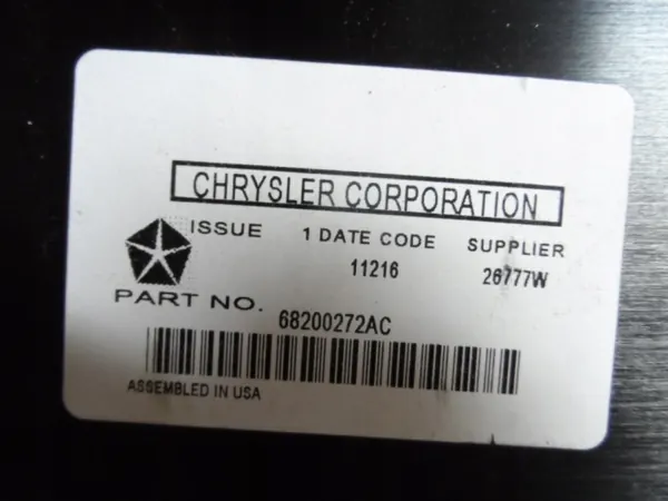 Jeep Cherokee Radion Vahvistin OEM 68200272AC image 4