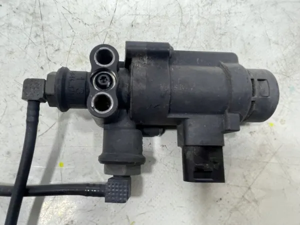 Válvula de muelle de aire ECAS Mercedes Actros OEM A0013271425 image 2