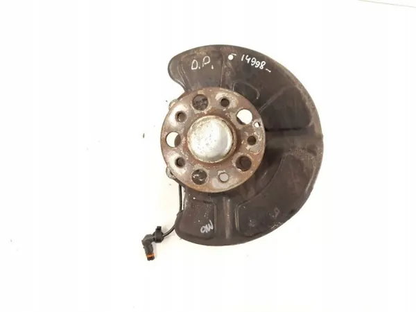 Mercedes-Benz E W212 Etu oikea pyörännapa OEM A2123322401 image 2