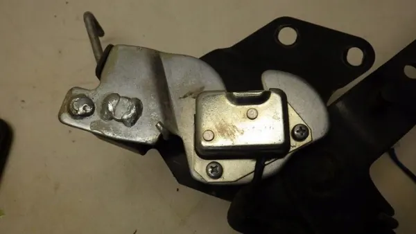 Mécanisme de verrou cabine OEM 5 pour Mitsubishi Canter Fuso image 7