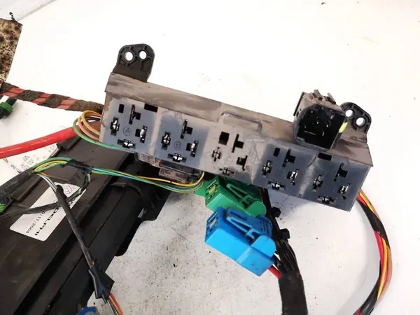 Renault Espace Zekeringkast 2004 2.0L 8200463911 image 2