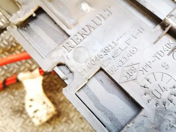 Renault Espace Zekeringkast 2004 2.0L 8200463911 image 3