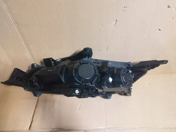 Mitsubishi L200 19- Faro Derecho Original image 2