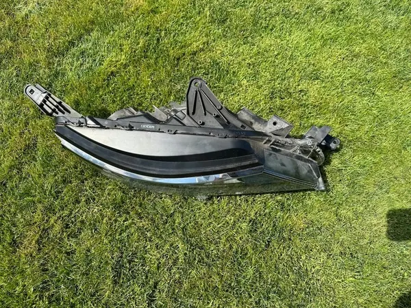 Mitsubishi L200 19- Faro Derecho Original image 7