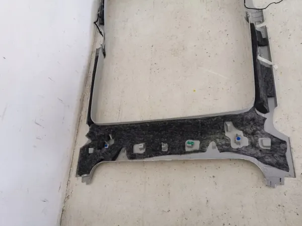 Techo Tesla Model Y OEM 1609352-00-D Usado image 6