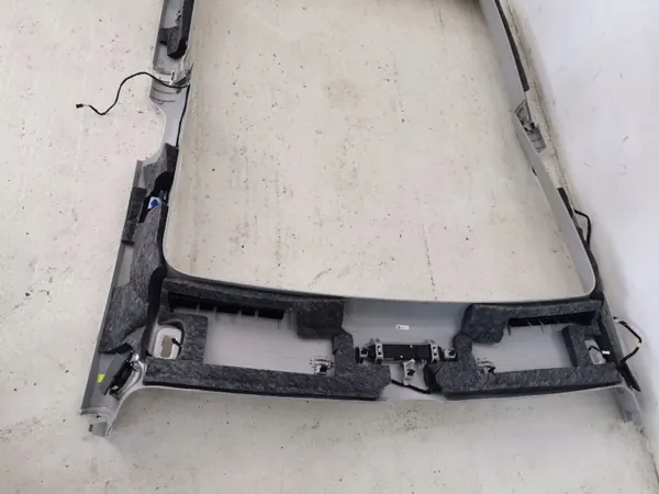 Techo Tesla Model Y OEM 1609352-00-D Usado image 7