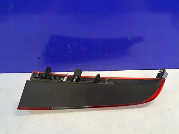 Lámpara de maletero derecha Volvo V70 II (SW) 9483689 image 5