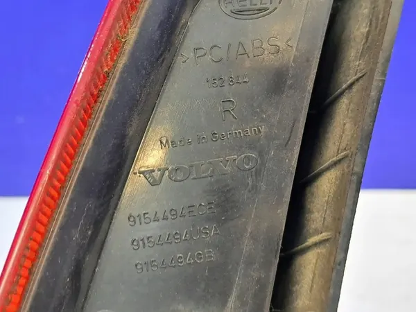 Lámpara de maletero derecha Volvo V70 II (SW) 9483689 image 6