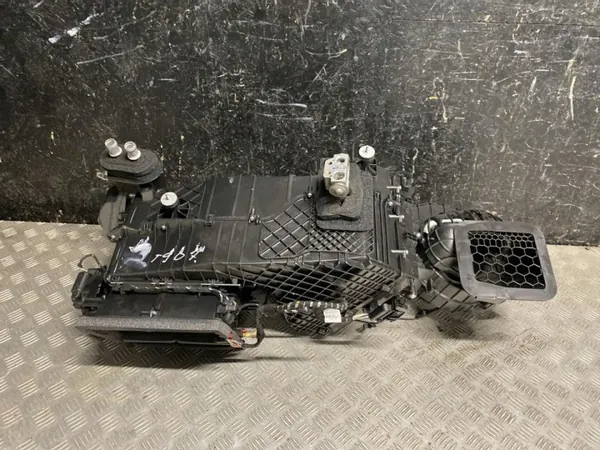Bläshus OEM 7L1816005L för VW Transporter VI image 2