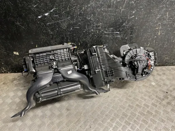 Bläshus OEM 7L1816005L för VW Transporter VI image 3