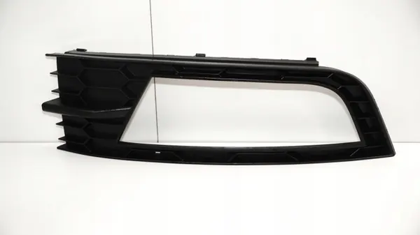 Oikea puskurin ritilä OEM 360152656 Skoda Octavia III image 2
