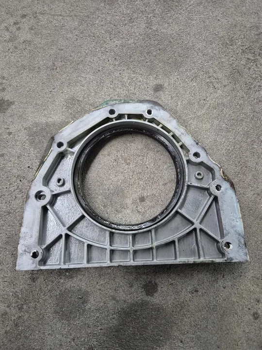 Boîtier de joint d'arbre Volvo FH16 D16K 20777236 image 2