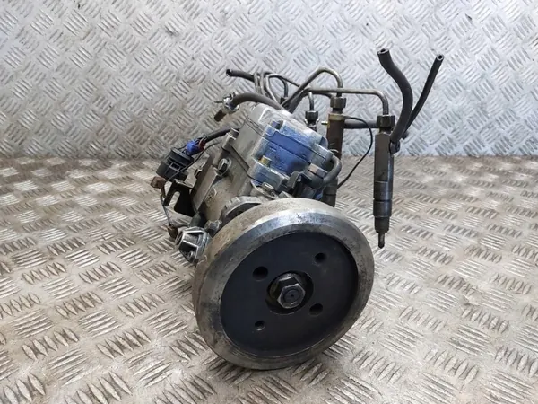 Kraftstoffpumpe + Einspritzdüsen Volvo 850 2.5 TDI image 3