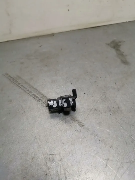 Infiniti OE 985813JA0A Aufprallsensor - Gebraucht image 2