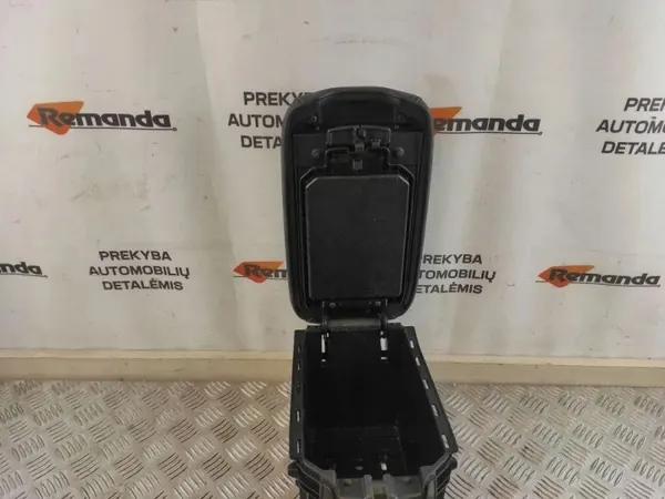 Käsinoja OEM 58823-42040 Toyota RAV4 IV Hybridille image 7