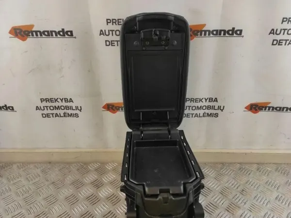 Käsinoja OEM 58823-42040 Toyota RAV4 IV Hybridille image 8