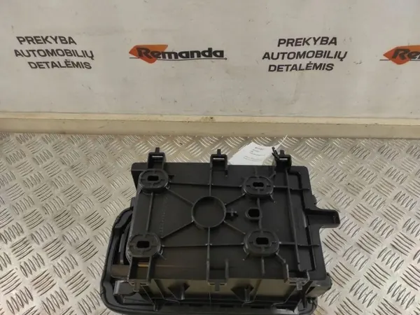 Käsinoja OEM 58823-42040 Toyota RAV4 IV Hybridille image 9