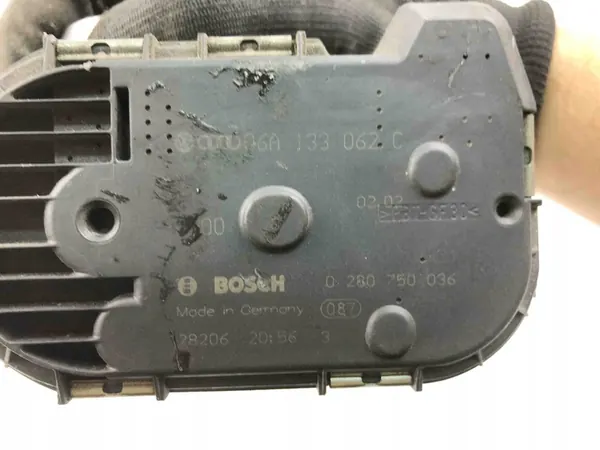 Corpo de borboleta AUDI TT 1.8 T 06A133062C image 4