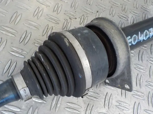 Demi-essieu droit VW T5 Lift 2.0 OEM 7E0407272 image 5