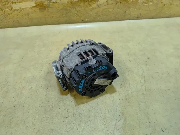 MERCEDES W204 LIFT 2.2 CDI Vaihtovirtageneraattori A0009067900 image 3