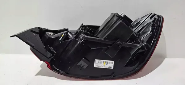 Lámpara Trasera Izquierda Dacia Logan III image 7