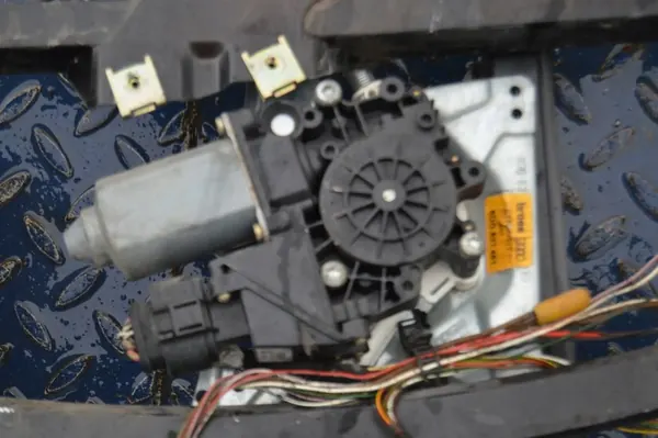 Elevador de vidro elétrico Audi A4 S4 B5 image 3