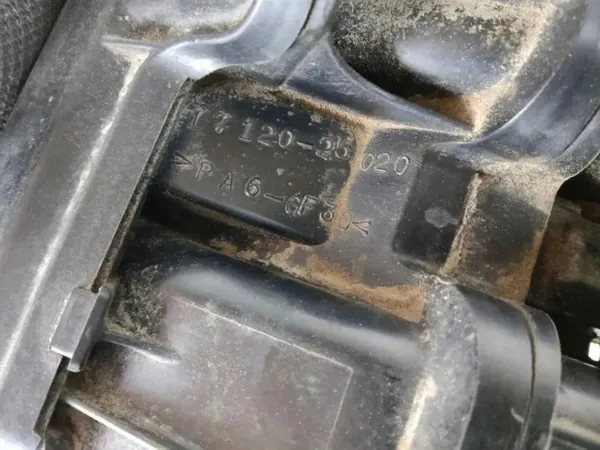 Colector de admisión Toyota OEM 1711125060 - Usado image 3