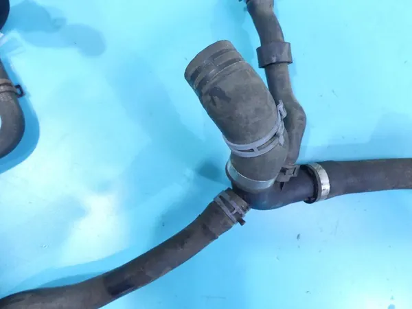 Jäähdytysnesteletku Skoda Superb II 2.0 TDI image 4