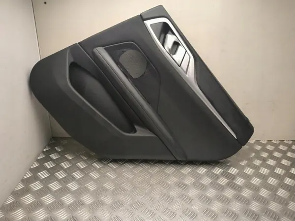 BMW i4 2024 Achterrechter Deurbekleding OEM 40123941 image 2