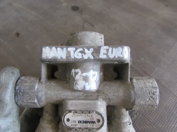 Válvula de aire OEM 81521516098 para MAN TGX Euro 6 image 3